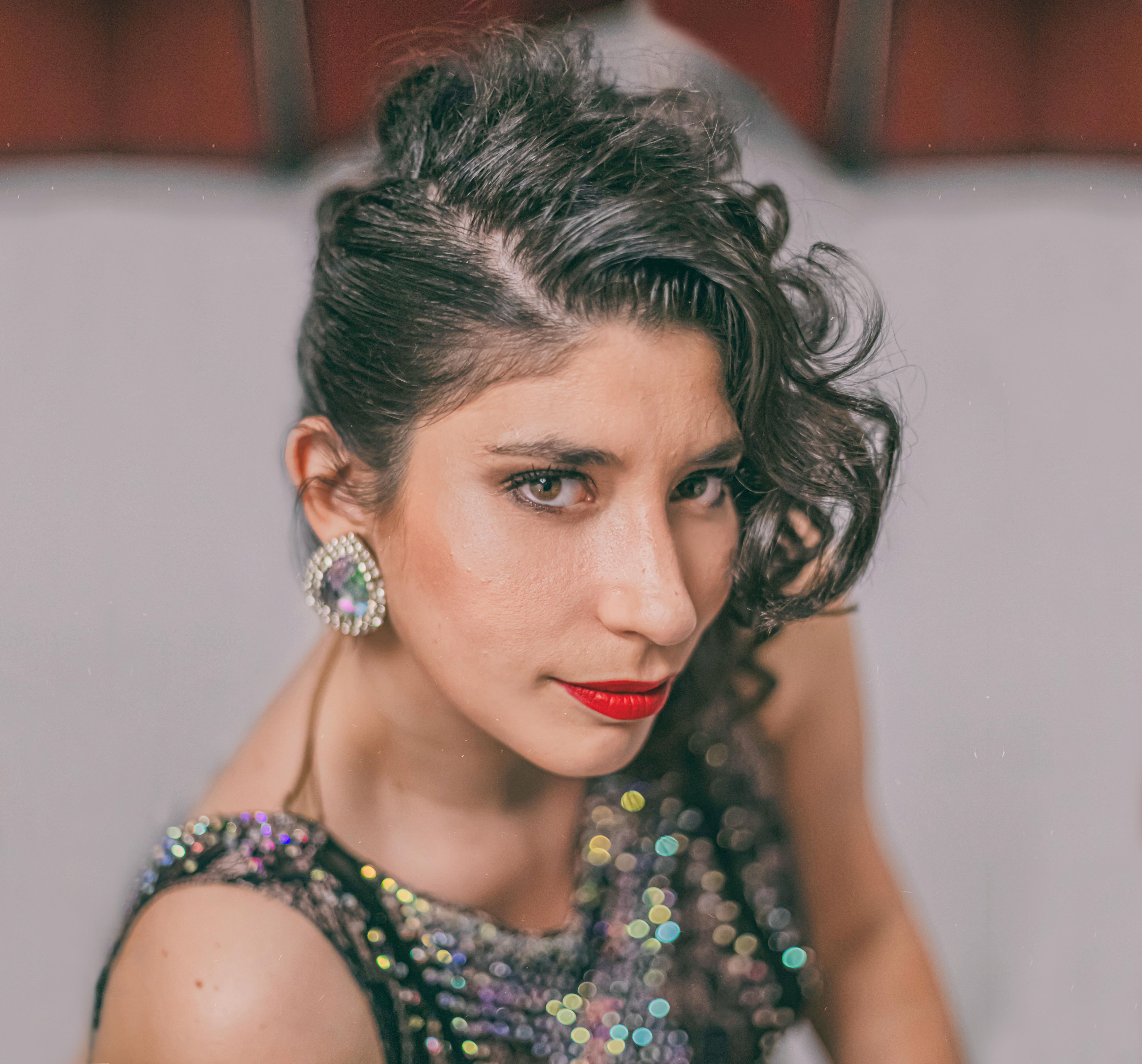 Abril — instructora del Curso Virtual de Magia